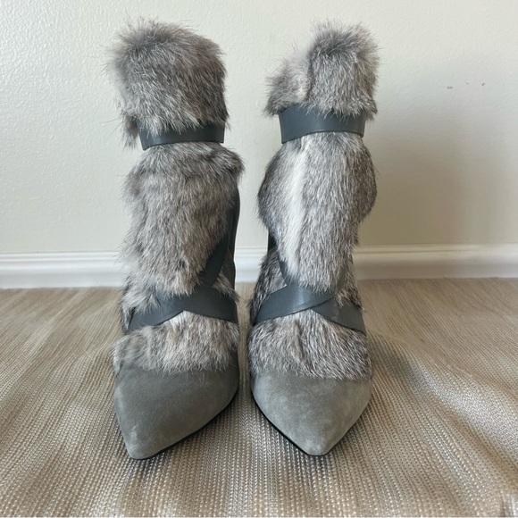 Charles Jordan Knife Rabbit-Fur Bootie
Size 10 Women - Picture 11 of 16
